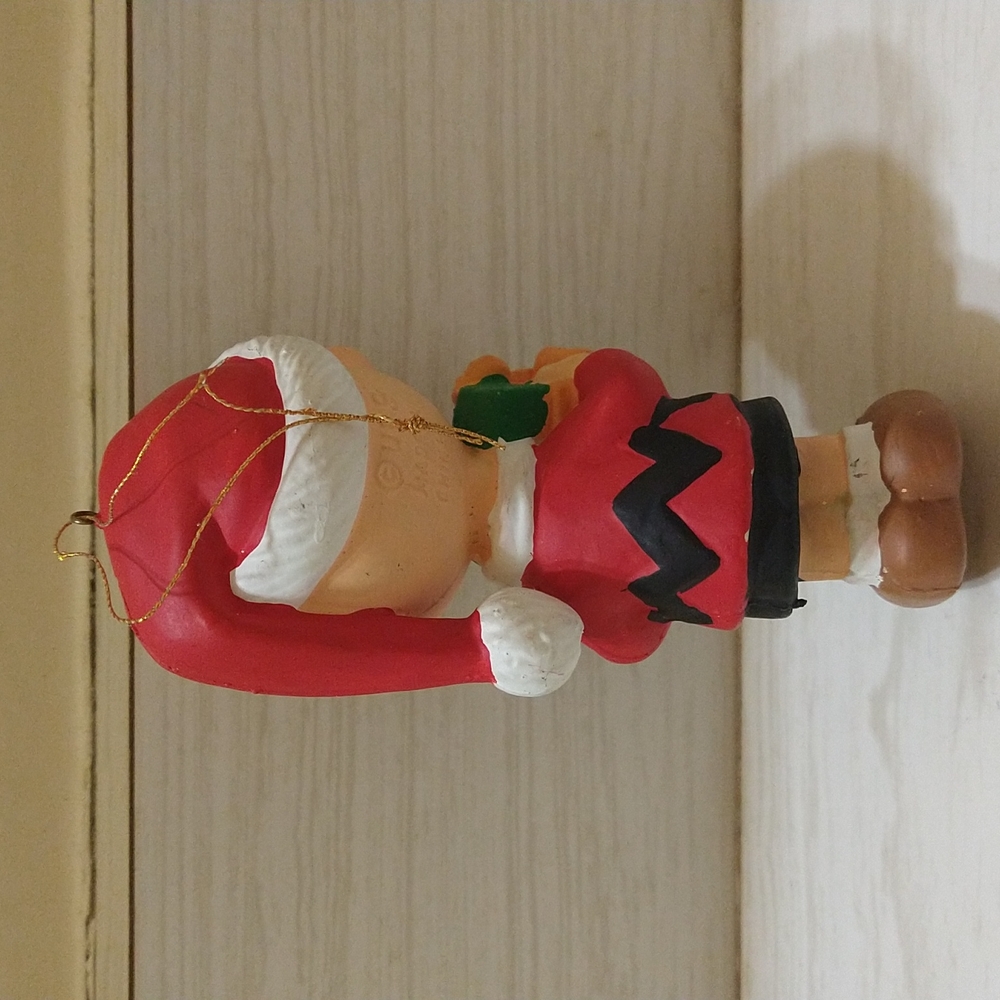 Vintage Charlie Brown United Feature Syndicate Inc. Ornament - Picture 2 of 3